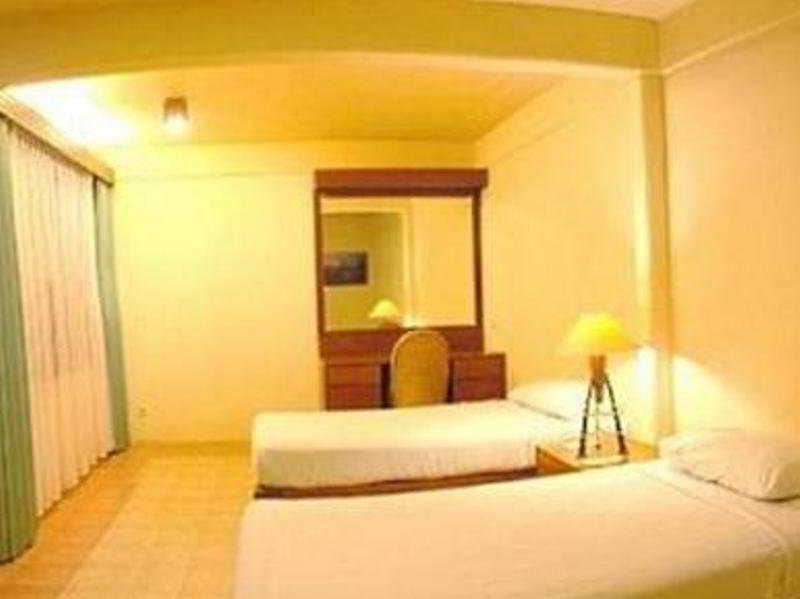 Finna Golf & Country Club Prigen Экстерьер фото