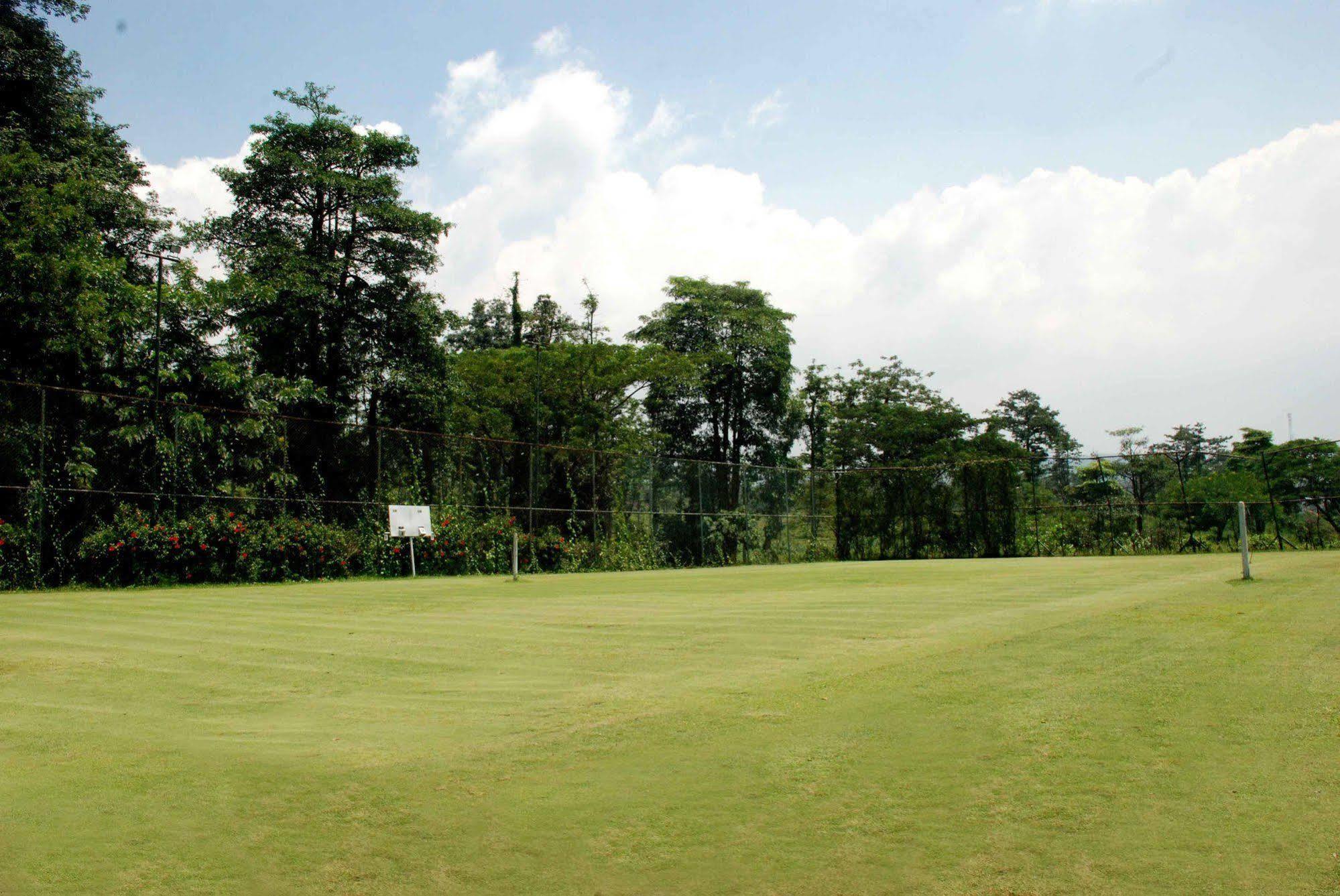 Finna Golf & Country Club Prigen Экстерьер фото